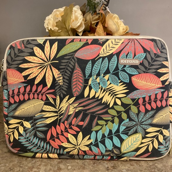 Kayond Floral Laptop Case - Multicolor - Picture 1 of 6